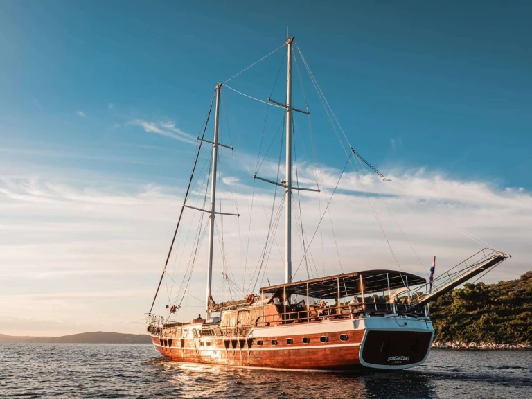 Noleggio Yacht di lusso con o senza skipper Custom a Croazia