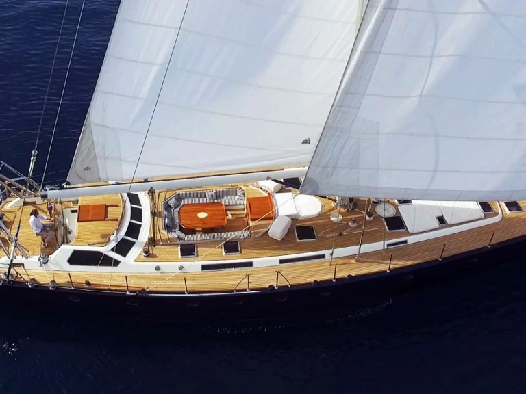 Noleggio Yacht di lusso Brooke Marin con patente nautica