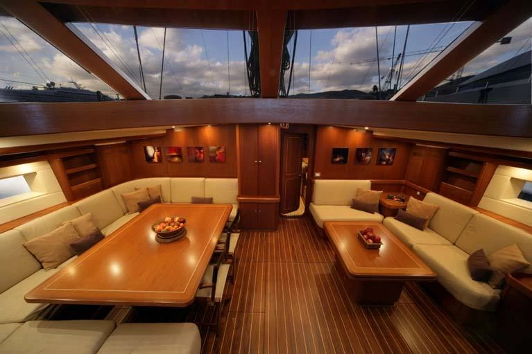 Noleggio Yacht di lusso Southern Wind con patente nautica