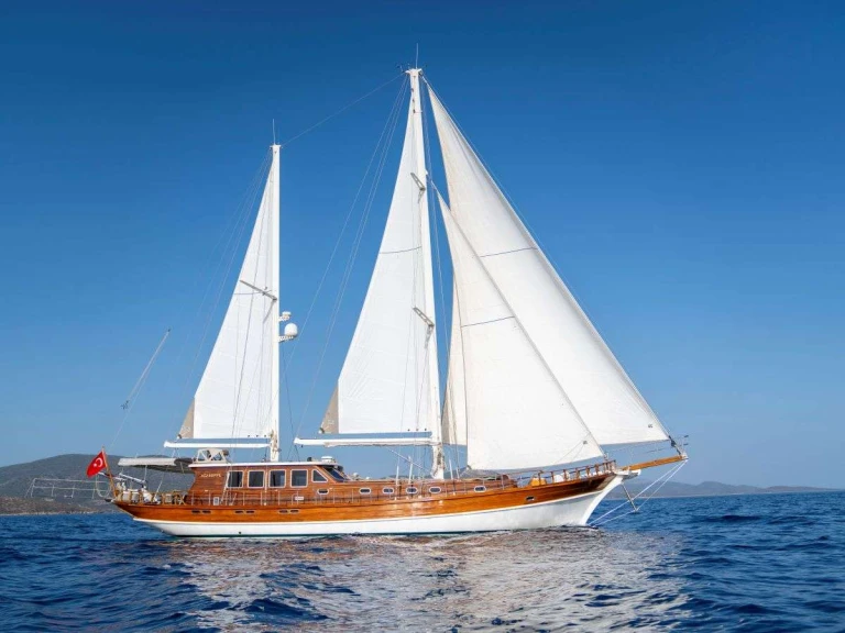 Noleggiare una Custom Aganippe a Bodrum