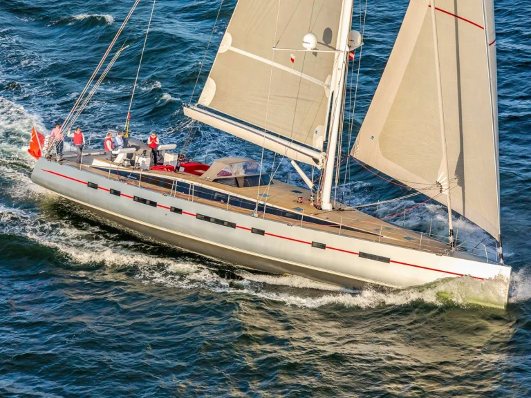 Noleggio Yacht di lusso Conrad (Custom built) con patente nautica