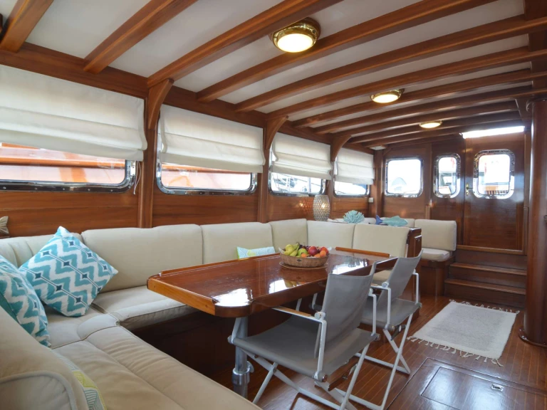 Noleggio Yacht di lusso a Milazzo –  Mar e Mar