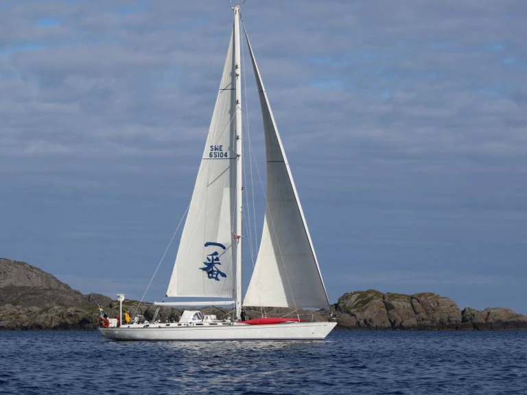 Noleggio Yacht di lusso Nautor Swan con patente nautica