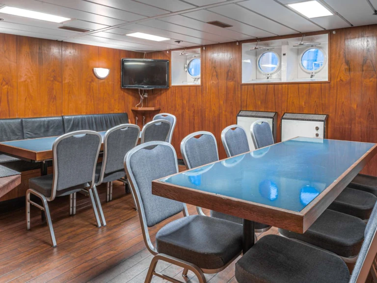 Noleggio Yacht di lusso T.B.A con patente nautica