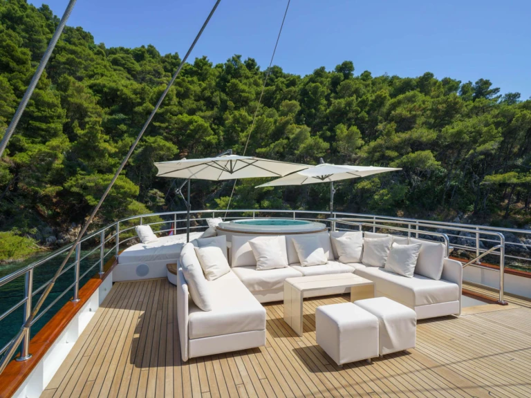 Noleggio a Scardona – Custom MAIA su SamBoat