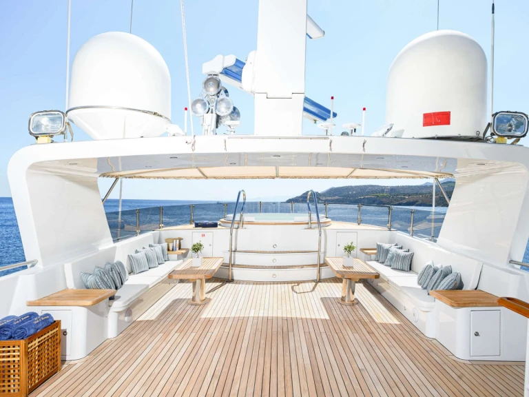 Noleggio a Atene – CRN Ancona WIND OF FORTUNE su SamBoat