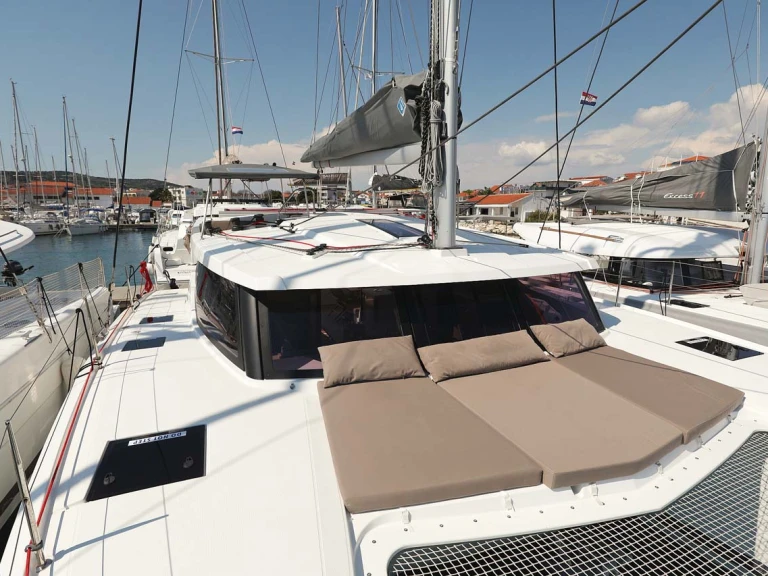 Catamarano a noleggio a Pola al miglior prezzo
