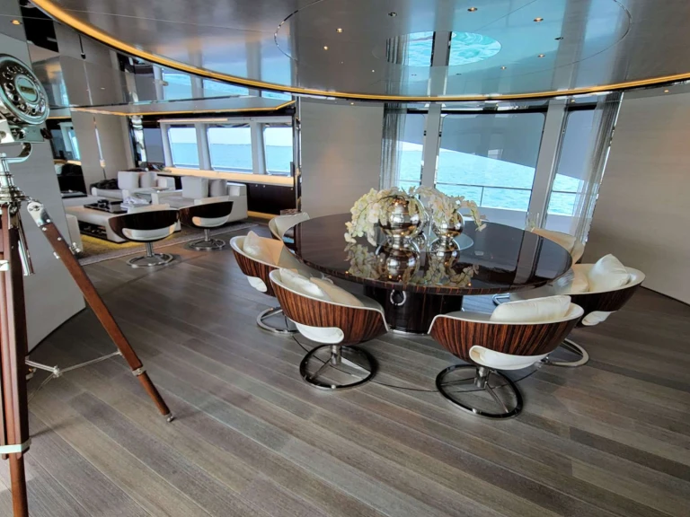 Noleggiare una Heesen KNIGHT a Nassau