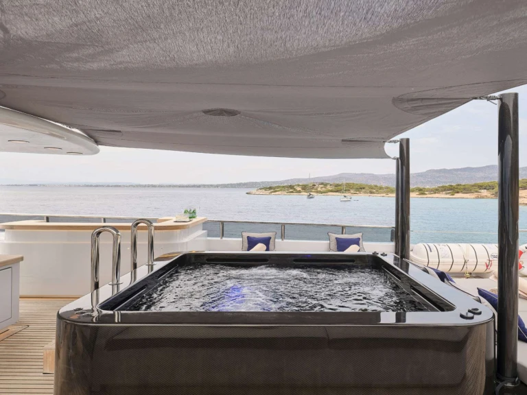 Noleggio Yacht di lusso a Atene – Codecasa INVADER