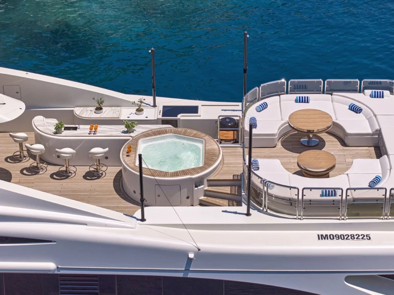 Noleggio a Atene – Benetti BARENTS su SamBoat