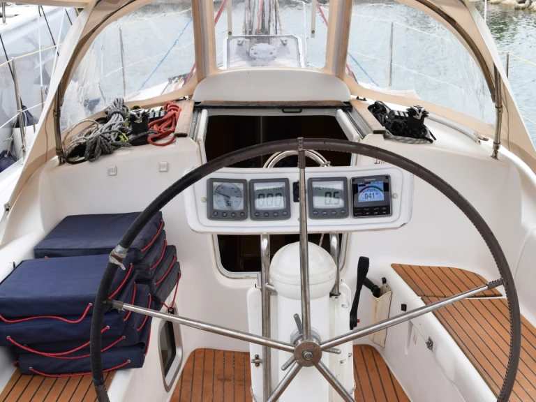 Noleggio barche Jeanneau Sun Odyssey 32i a Pola su Samboat