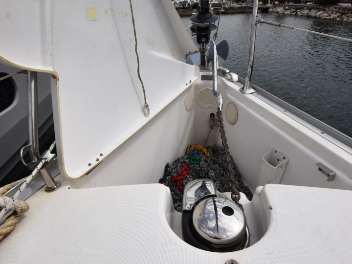Noleggio Barca a vela Jeanneau con patente nautica