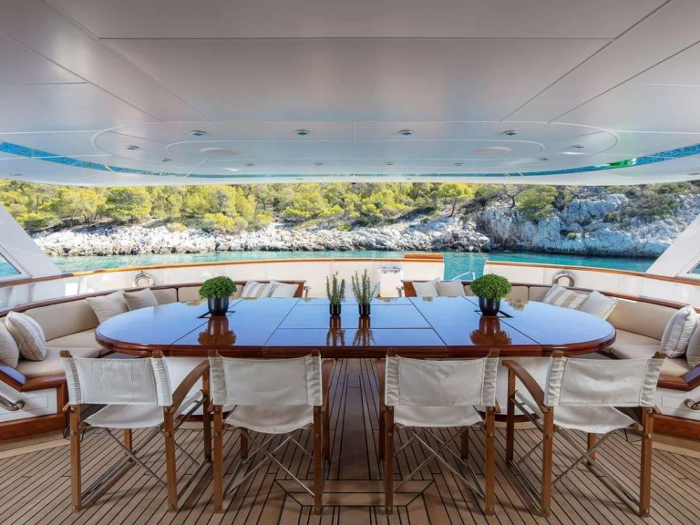Noleggio a Atene – Feadship Kassandra su SamBoat