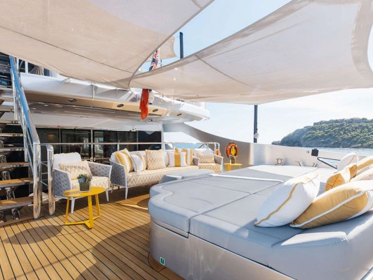 Noleggio Yacht di lusso a Genova – Pershing CABO