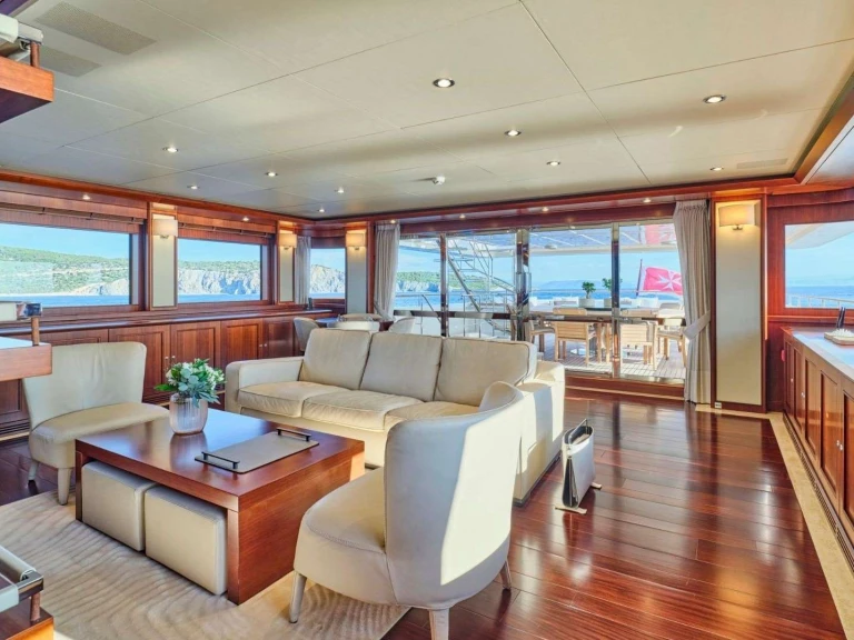 Noleggio a Atene – CRN Ancona PALATIAL su SamBoat