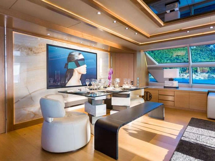 Noleggio Yacht di lusso Heesen con patente nautica