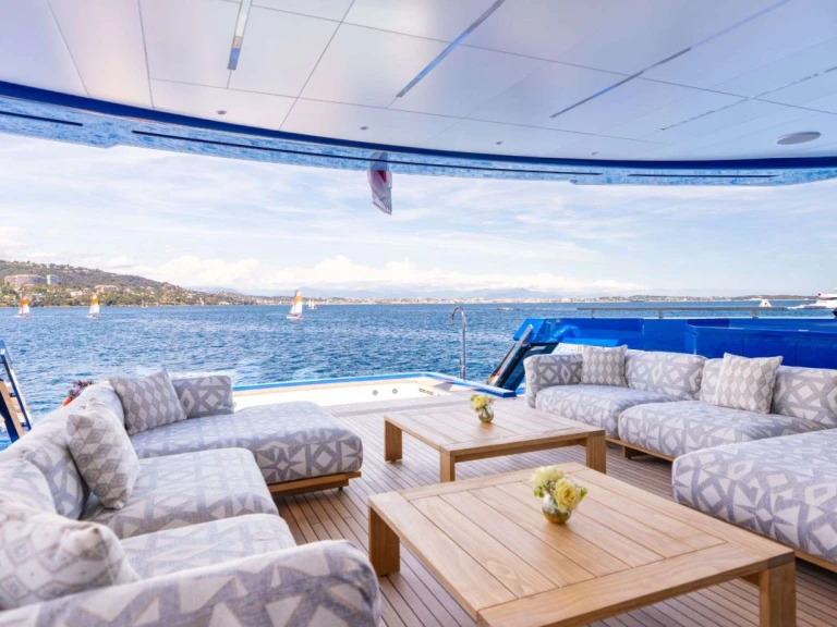 Noleggio Yacht di lusso a Napoli – Baglietto SUI GENERIS