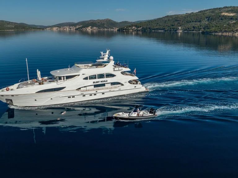 IAG SILENT WORLD da affittare a  Trogir