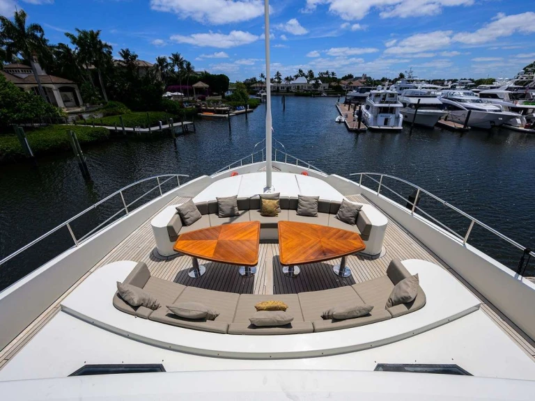 Yacht di lusso a noleggio a Palm Beach al miglior prezzo