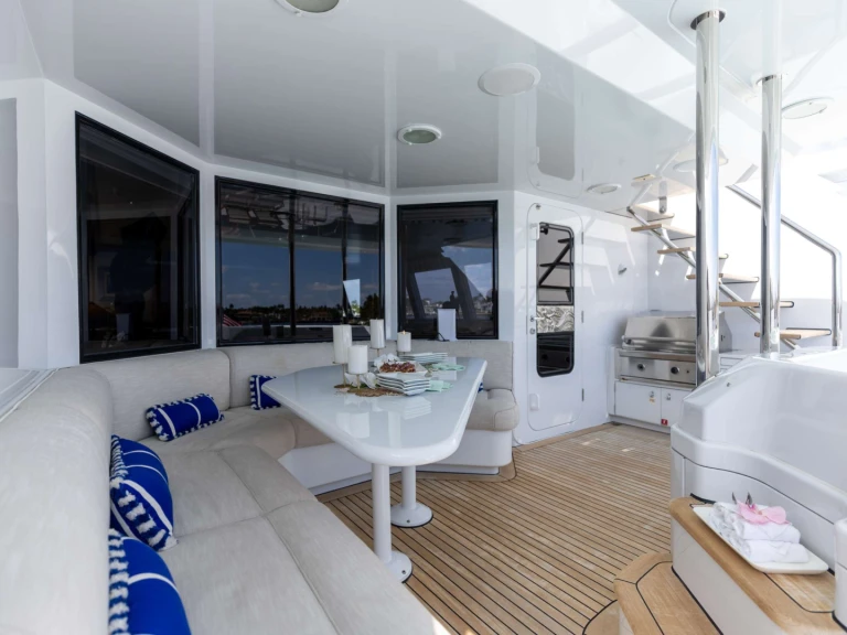 Noleggio Yacht di lusso delta con patente nautica