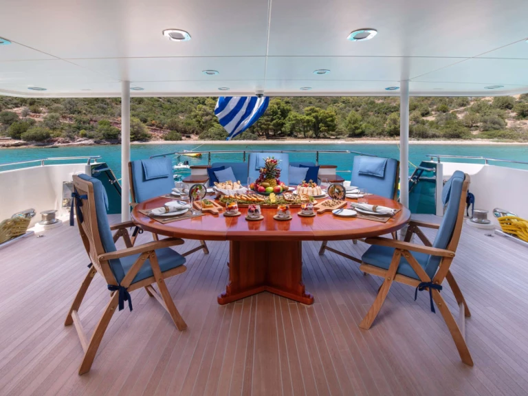 Noleggio barche Heesen MAGIX a Il Pireo su Samboat