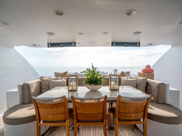 Noleggio Yacht di lusso a Bahamas – Broward CAMILLE 