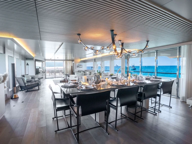 Noleggio Yacht di lusso Numarine con patente nautica