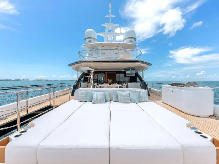 Noleggio Yacht di lusso a Miami – Azimut Tycoon