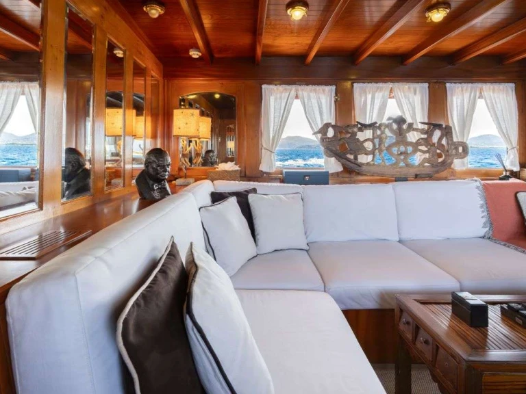 Noleggio Yacht di lusso  con patente nautica
