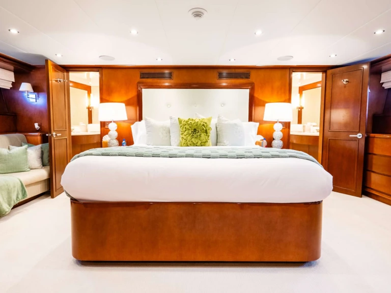 Noleggio Yacht di lusso a Nassau – Hatteras ESCAPE