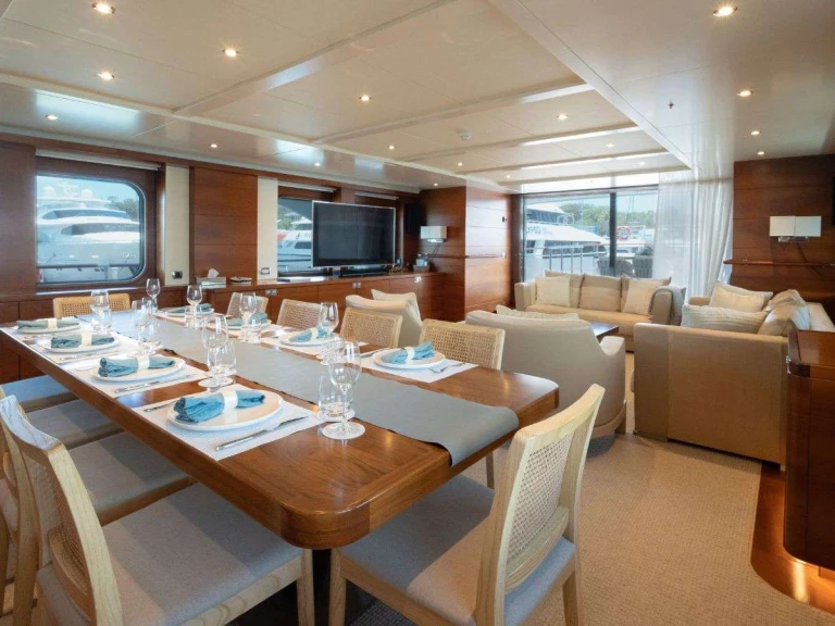 Noleggio Yacht di lusso Moonen con patente nautica