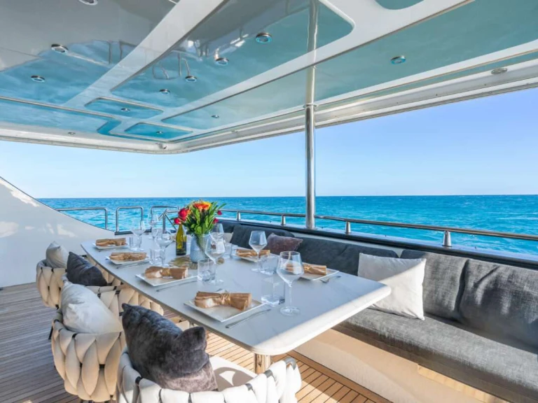 Noleggio barche Custom PRIVILEGE a Aventura su Samboat