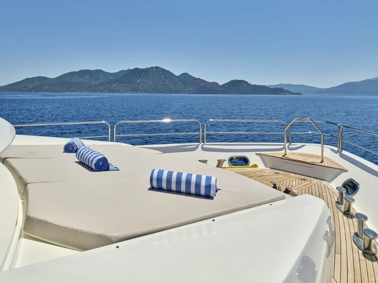 Noleggio a Atene – Sunseeker BLADE I su SamBoat