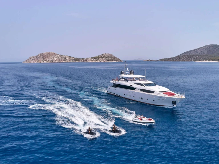 Noleggio Yacht di lusso Sunseeker con patente nautica
