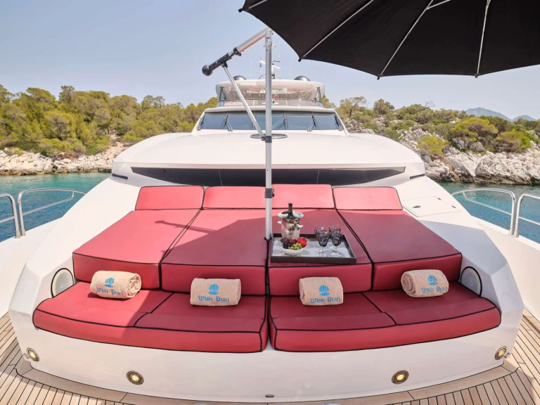 Sunseeker WHITE PEARL I da affittare a  Atene