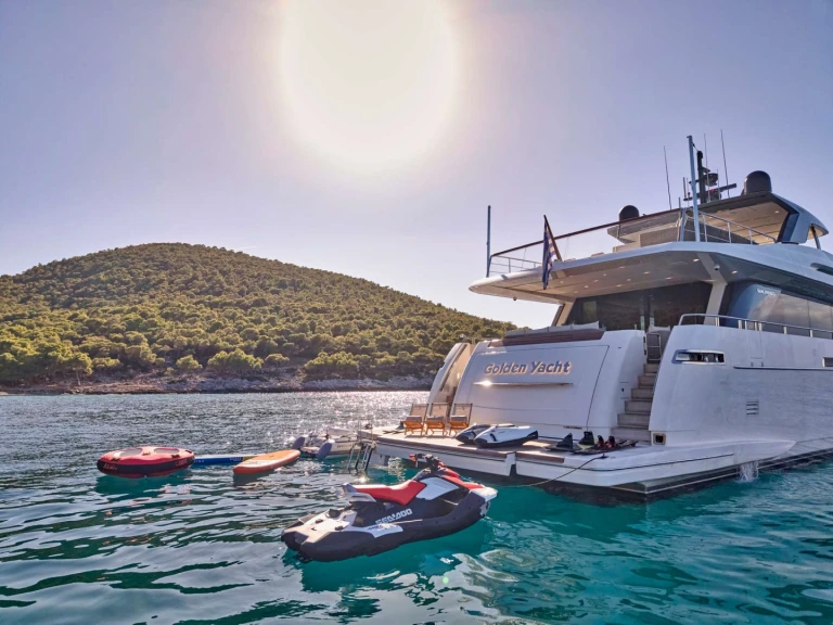 Noleggio a Atene – San Lorenzo GOLDEN YACHT su SamBoat