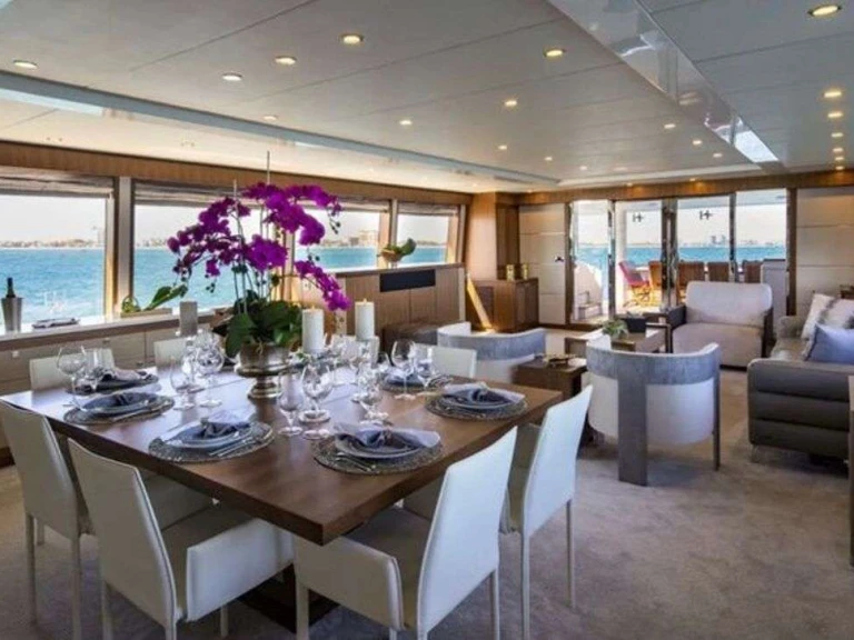 Noleggio Yacht di lusso Hargrave con patente nautica