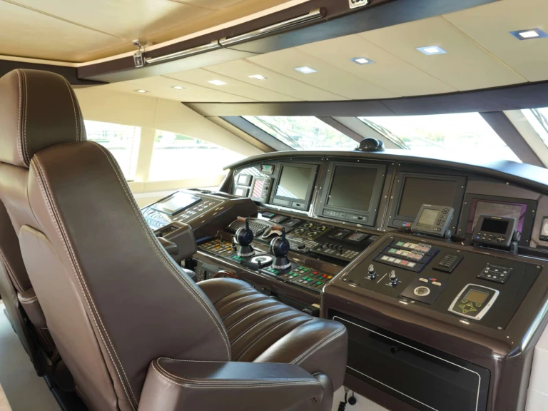 Mangusta Mangusta 105' da affittare a  Miami