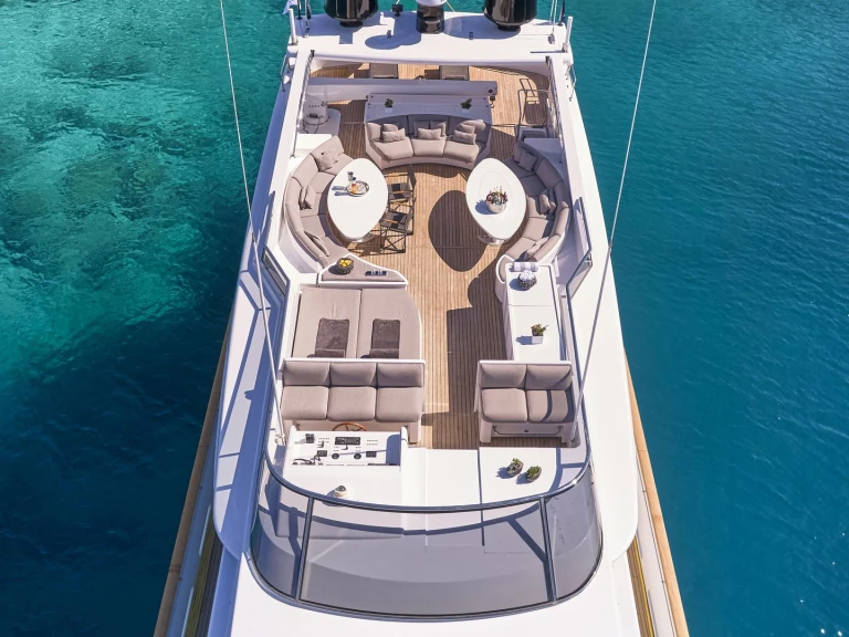Noleggio Yacht di lusso con o senza skipper Cantieri di Pisa, Italy a Atene