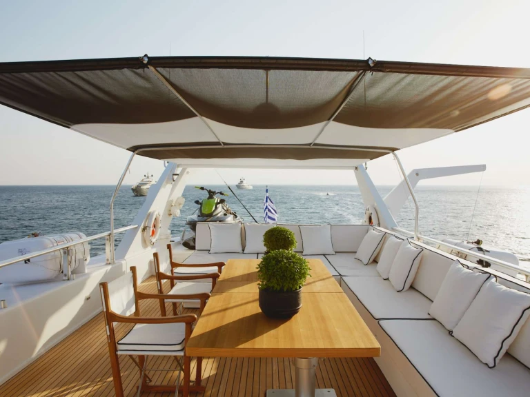 Noleggio Yacht di lusso con o senza skipper Cantieri di Pisa, Italy a Atene