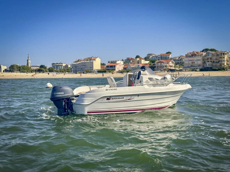 Noleggio Barca a motore a Sète – Quicksilver Activ 420 Cabin