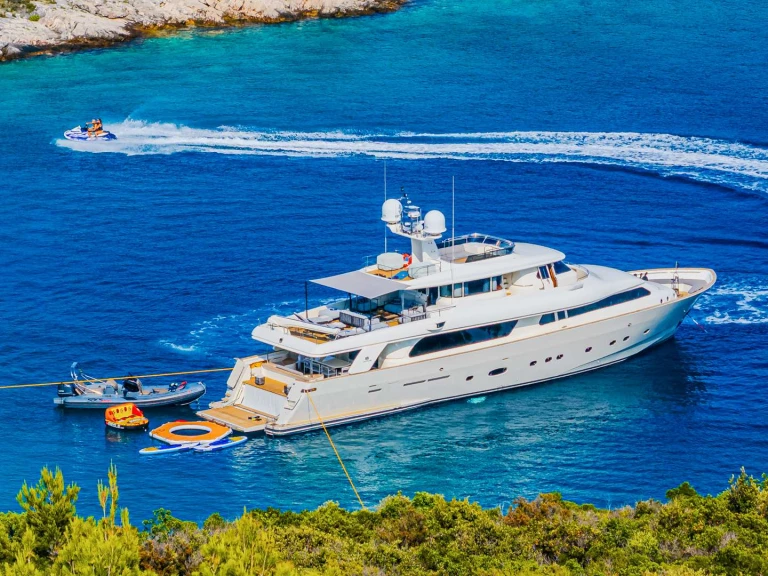 Ferretti KLOBUK da affittare a  Spalato