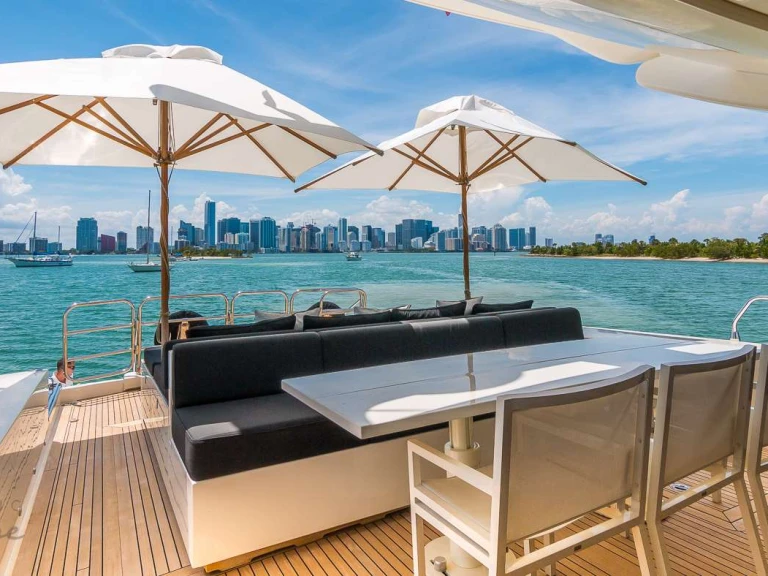 Noleggio Yacht di lusso con o senza skipper Cantieri Dell'Arno a Miami
