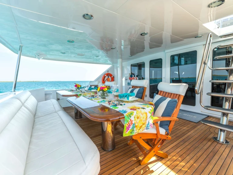Noleggio barche Hatteras Magnum Ride a Newport su Samboat