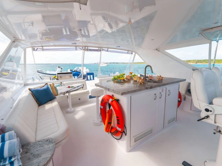 Noleggio Yacht di lusso con o senza skipper Hatteras a Newport