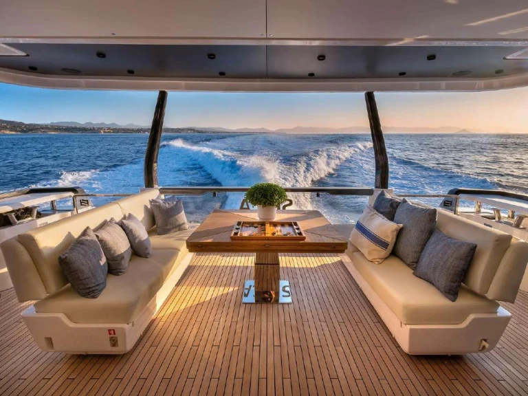 Noleggio a Atene – Ferretti IANASSA su SamBoat