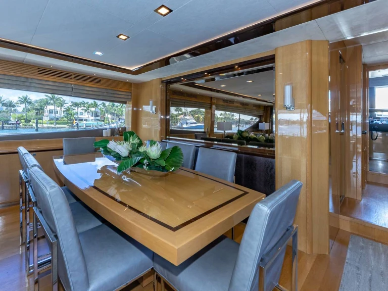 Noleggio Yacht di lusso a Port Jefferson – Princess, UK NO CURFEW