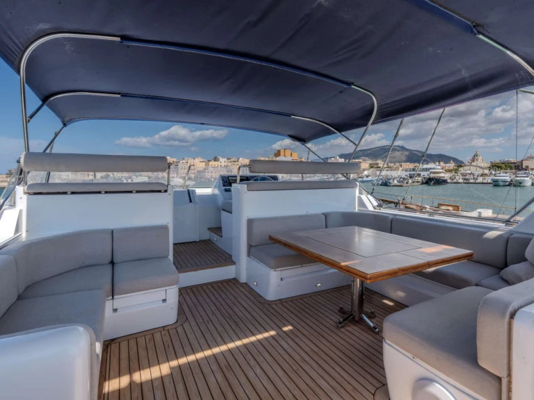 Noleggio barche DE VRIES CAMENA II a Olbia su Samboat