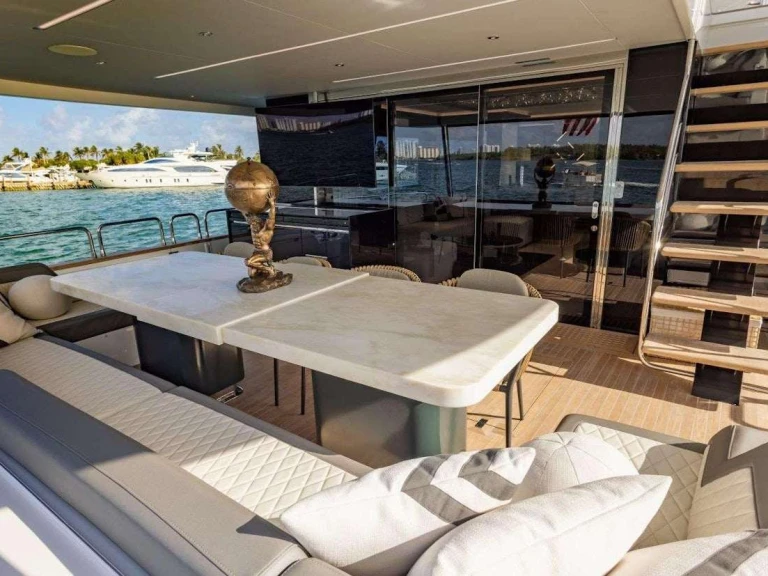 Noleggio Yacht di lusso a Miami – Selene Olympus