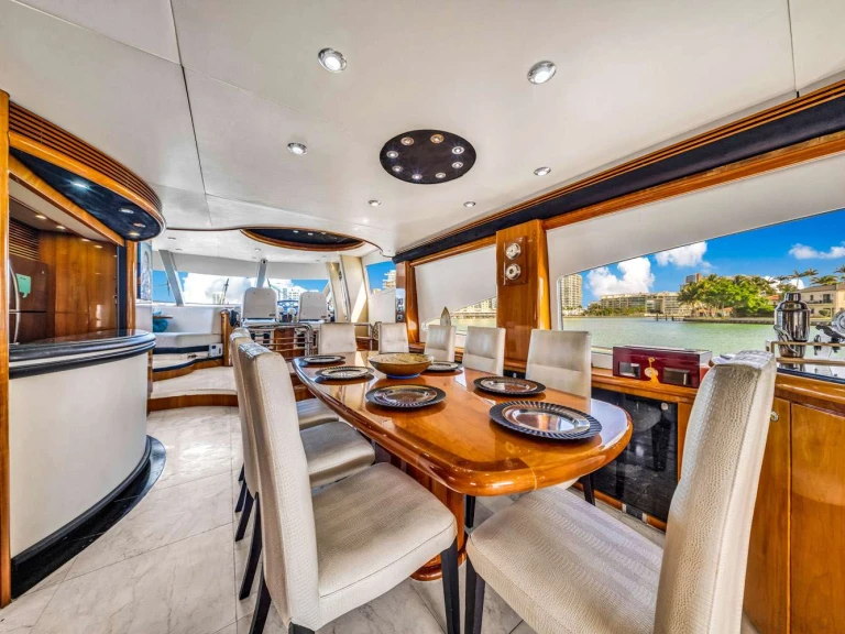 Noleggio Yacht di lusso con o senza skipper Sunseeker a Miami